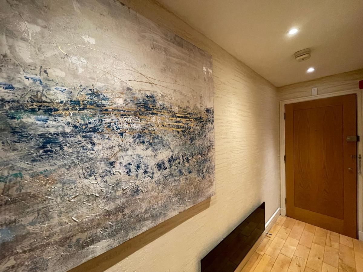 Stunning Westminster Apartment - 9 Albert لندن المظهر الخارجي الصورة